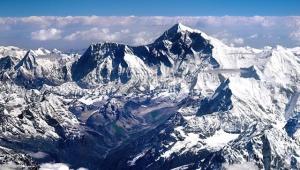 На Эвересте погибли три альпиниста, один пропал без вести - Похоронный портал