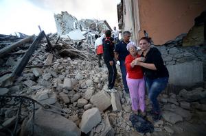 Число жертв землетрясения в Италии достигло 159 человек - Похоронный портал
